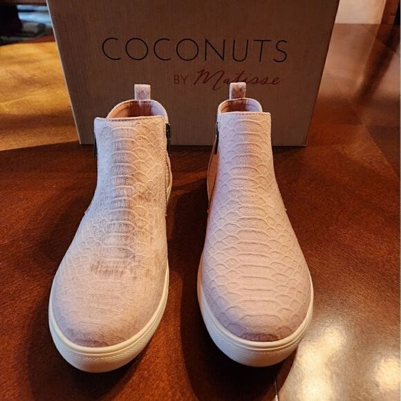 NEW Coconuts by Matisse Zip Up Suede Ankle Boots Shoes, Size 6, Light Pink - Picture 2 of 9